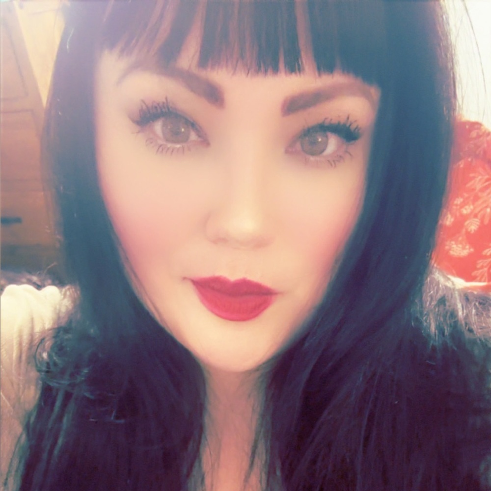 Meet your Posher, Kayla